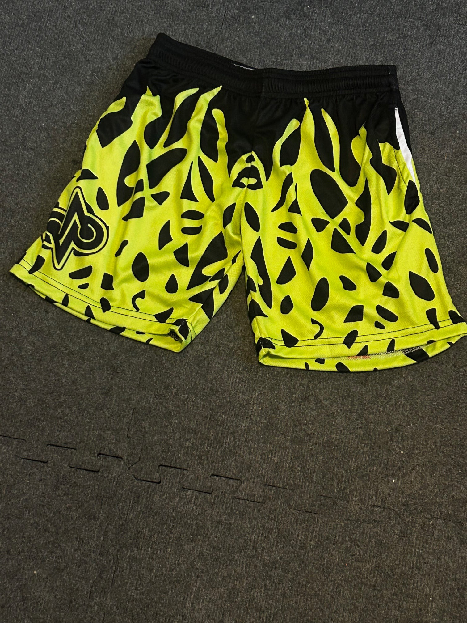 lalows black green